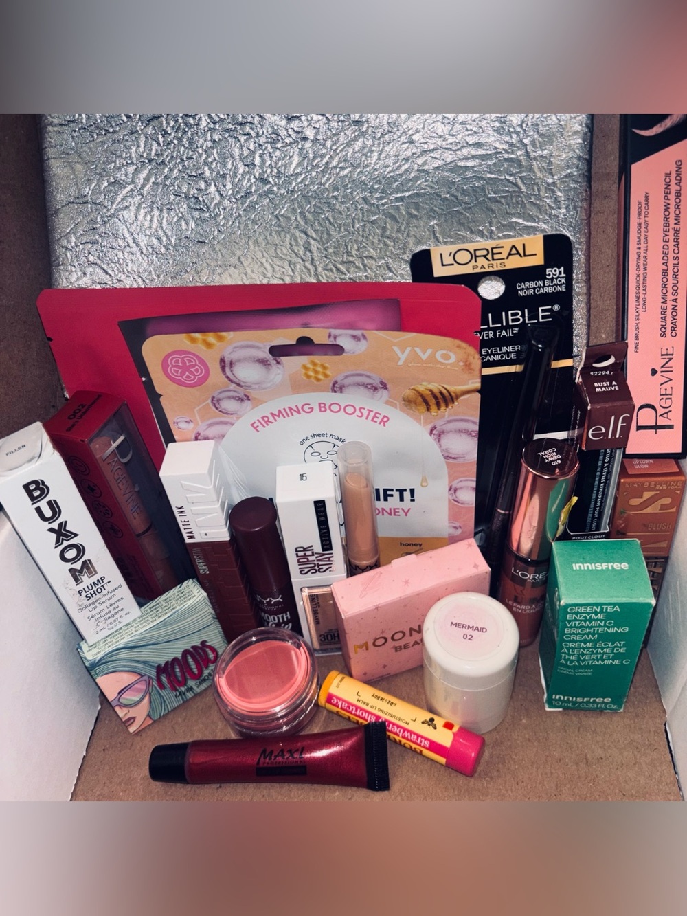 Buxom Lip & Makeup Mix - Pink, Red, Coral Accents